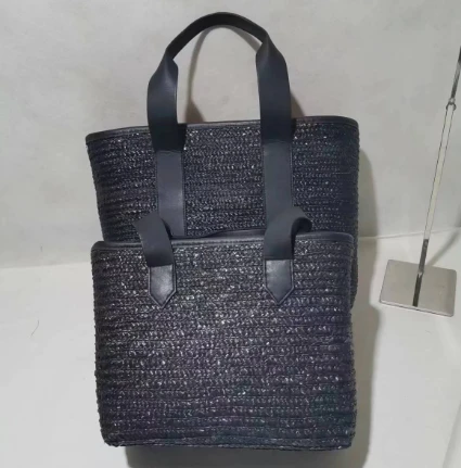 Jedna sada dámskych tašiek z čiernej pšenice