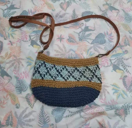 Papierová háčkovaná crossbody dámska kabelka