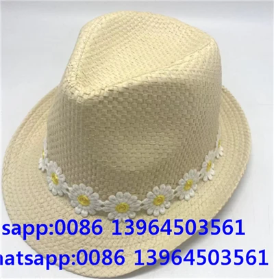 Klobúk Fedora s malým kvetom