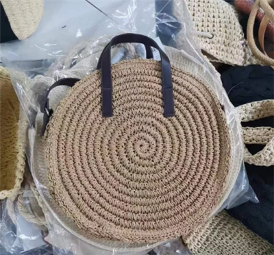 Okrúhla malá hnedá dievčenská crossbody kabelka