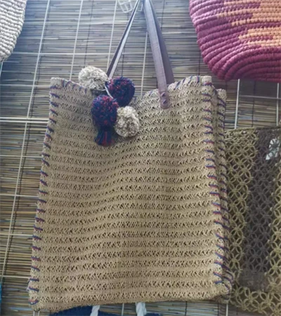 Papierová háčkovaná dámska letná kabelka