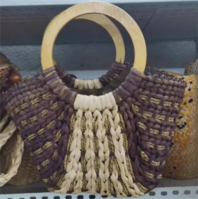 Tmavá farba ručne tkaná slama žien taška